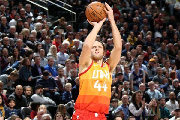  爵士博扬三分绝杀雷霆，赛后直言目标锁定八强  